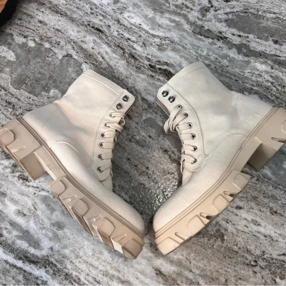 Urban Outfitters Nina Combat Chunky Laced Boots Size 40/9 - Picture 11 of 11